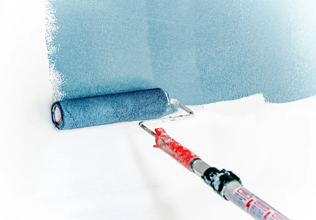 Wandfarbe in blau